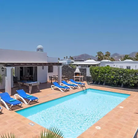 Villa Papagayo By